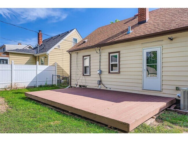 Building Photo - 837 Bidwell St