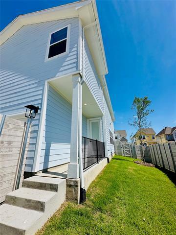 Building Photo - 4801 Maxwell Dr