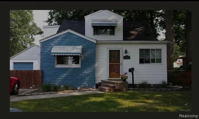 Primary Photo - 32380 Maplewood St