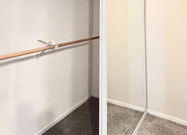 Building Photo - Loft-Style Townhouse for Rent!