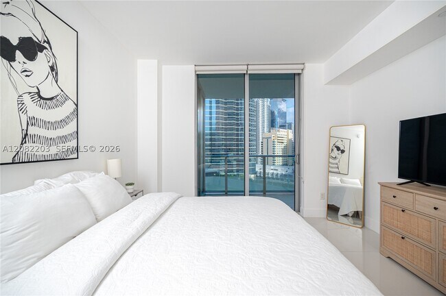 Building Photo - 1300 Brickell Bay Dr