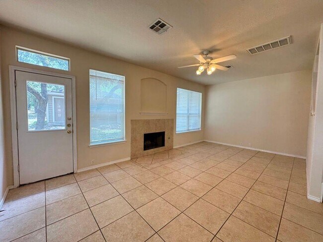 Building Photo - 251A Utterback
