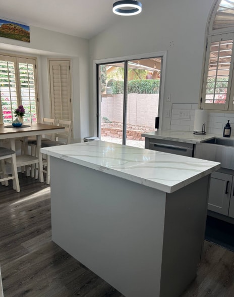 Building Photo - 8845 E Sunnyside Dr