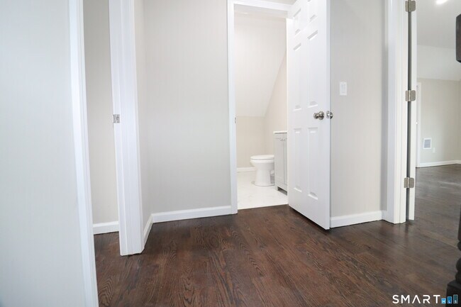 Building Photo - 354 Beechmont Ave