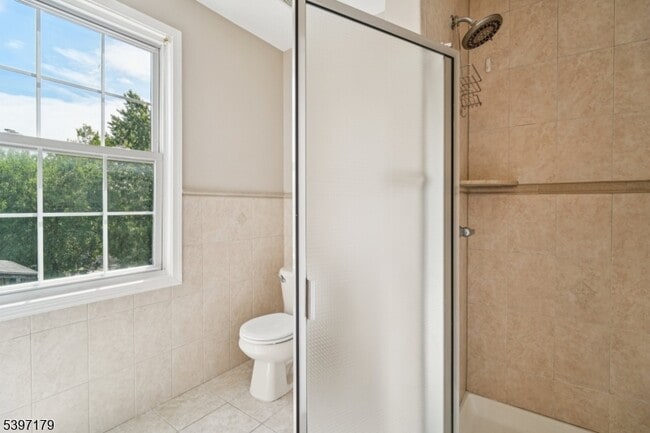 Building Photo - 141 Walnut St