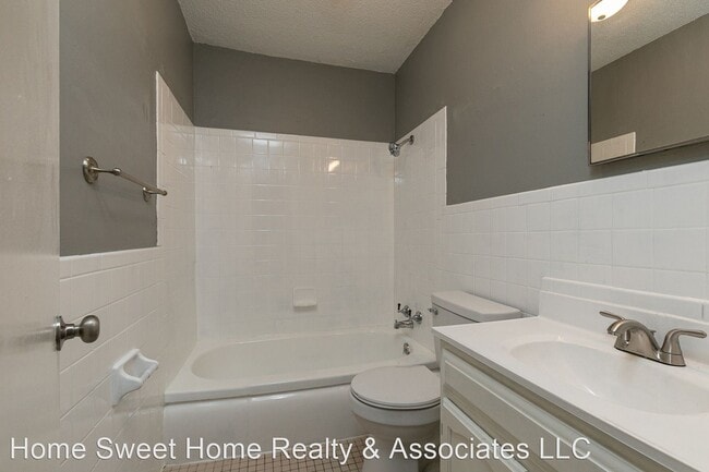 Building Photo - 2 br, 1 bath House - 1411 W Calhoun