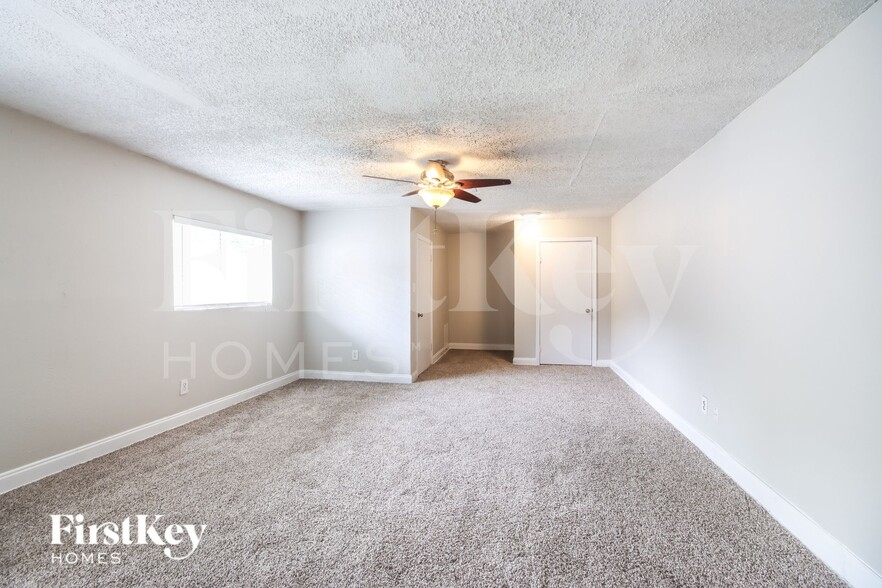 Building Photo - 5210 Greylog Dr