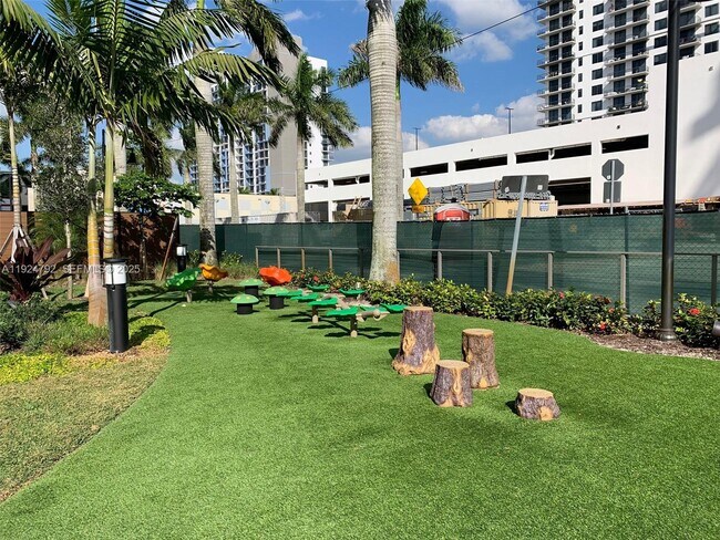 Building Photo - 5252 NW 85th Ave