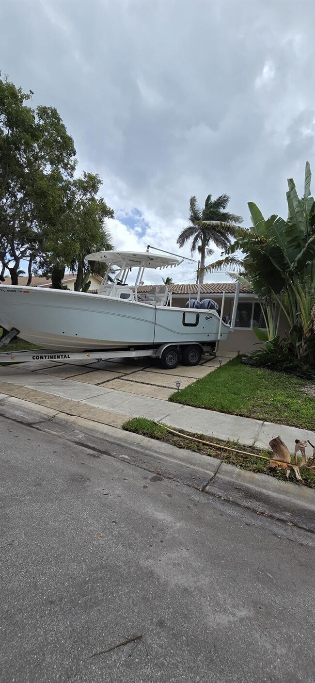 Building Photo - 828 Johnson St