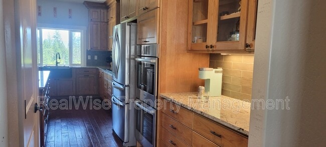 Building Photo - 235 Needlewood Dr