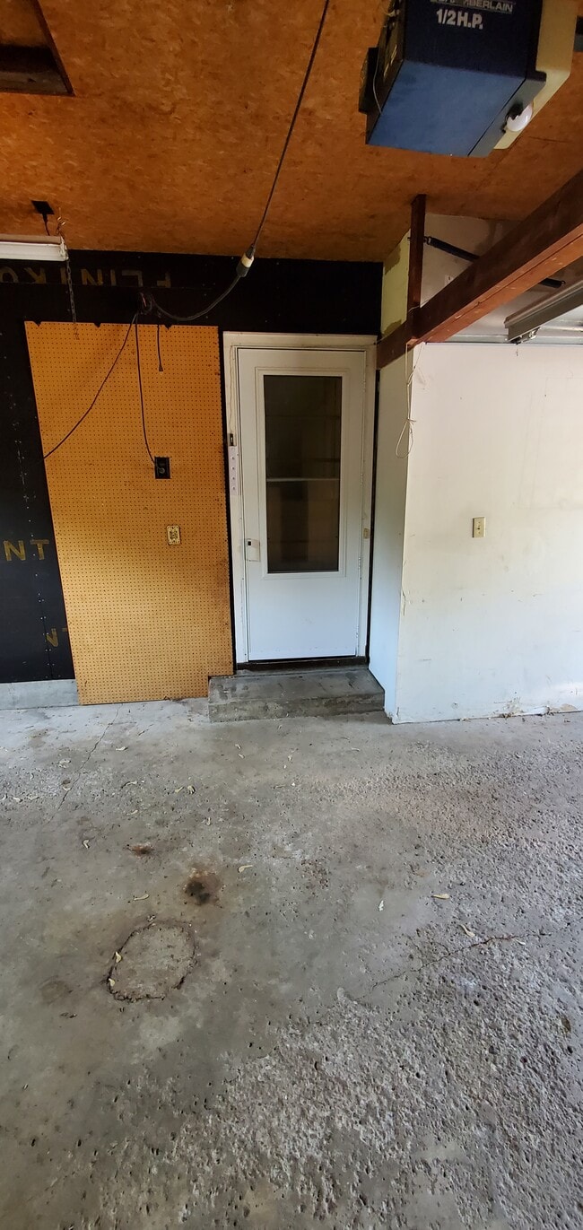 Building Photo - 1163 Higgins Ave