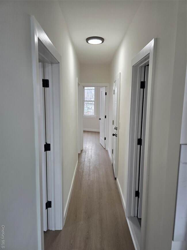 Building Photo - 112 Webster Ave