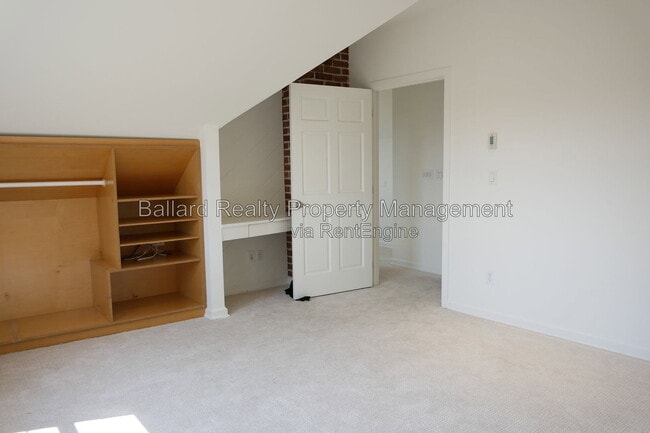 Building Photo - 6737 27th Ave NW