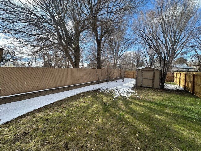 Building Photo - 1 Bedroom 1 Bathroom Duplex for rent in Aztec