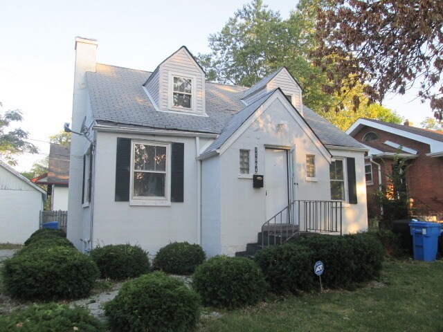Building Photo - 11004 S Esmond St