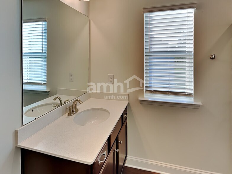 Building Photo - 1310 Bethany Dallas Dr