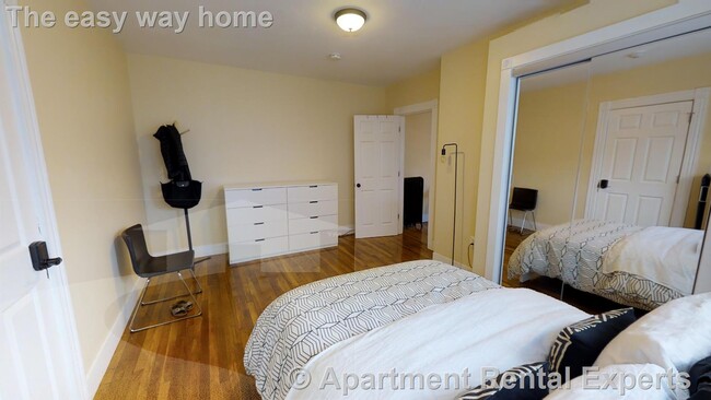 Building Photo - 5-7 Blake St Unit #1