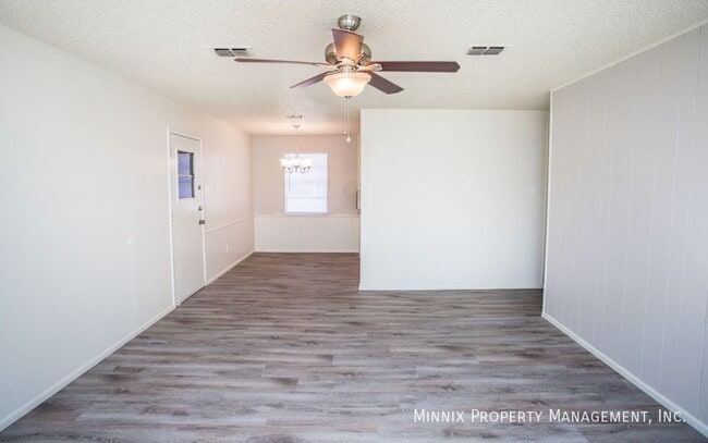 Building Photo - 4813 6th St