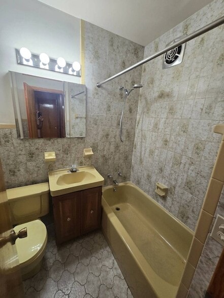 Building Photo - 21-43 45th Street Unit 1