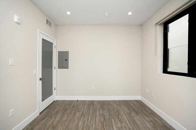 Building Photo - 5550 Bonner Ave