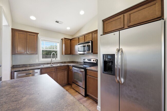 Building Photo - Welcome to Turkey Ridge!