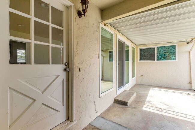Building Photo - Great Updated Sunnyvale Home Near Tech Com...