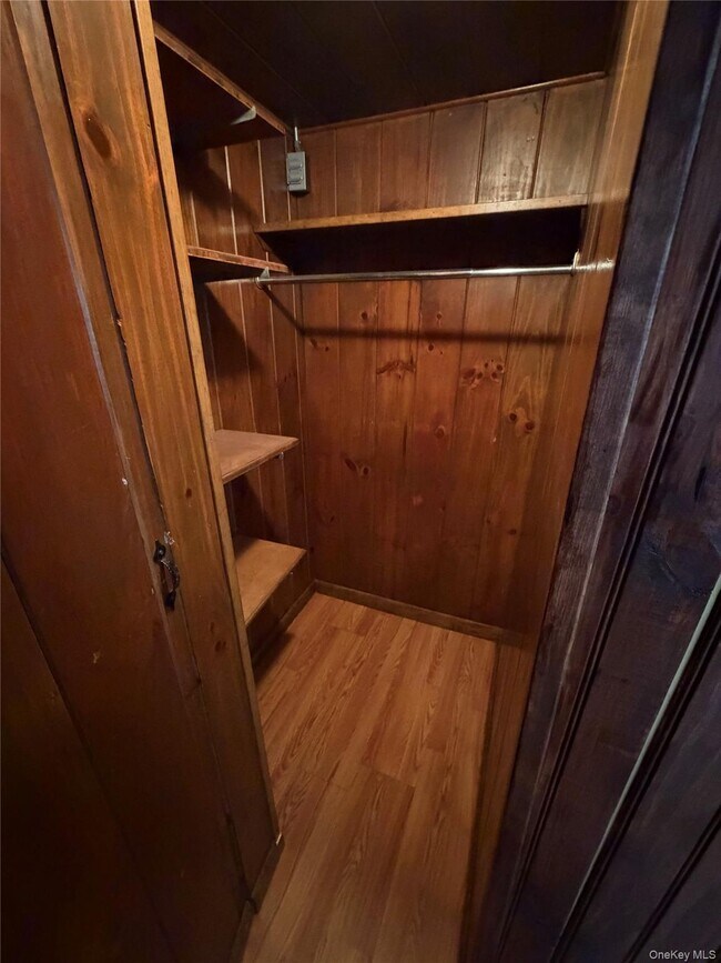 Building Photo - 95-05 165th Ave