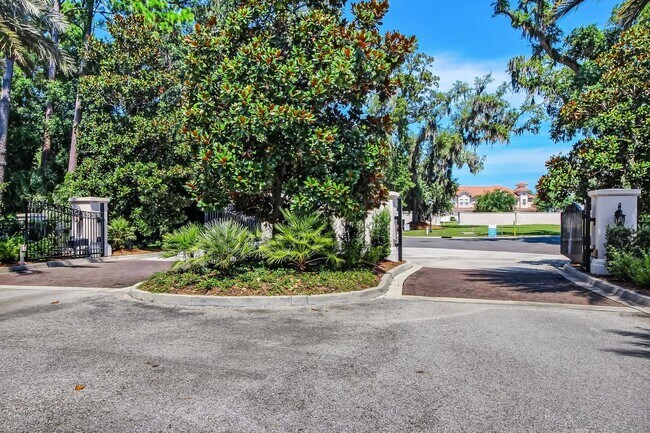 Building Photo - Townhome  in The Enclave at Summer Beach