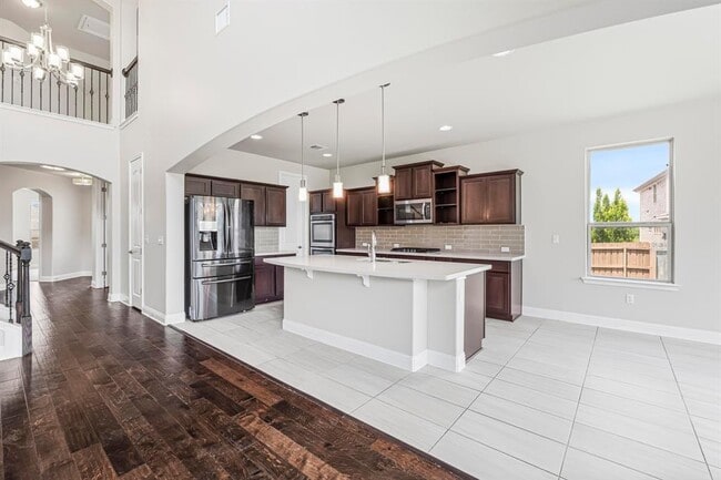 Building Photo - 505 Fair Oaks Dr