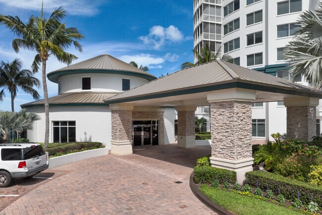 13665 Vanderbilt Dr Naples, FL 34110-6123 - Aqua