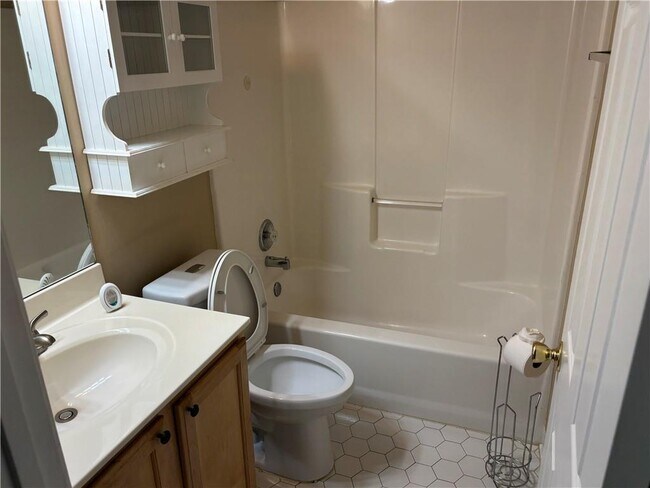 Building Photo - 709 Weatherstone Trce