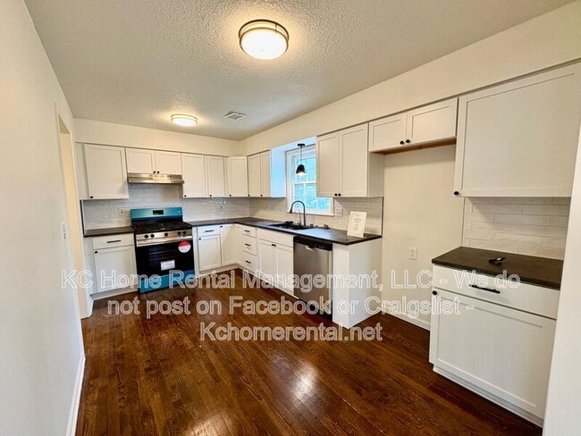 Building Photo - 307 E Main St