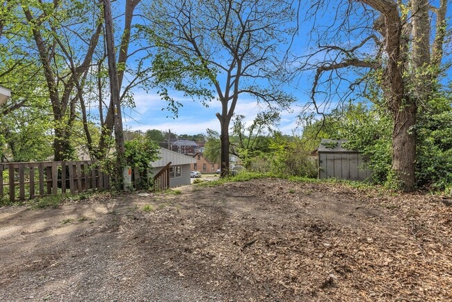 Building Photo - Renovated 4BR Home – Modern Finishes, Off-Street Parking