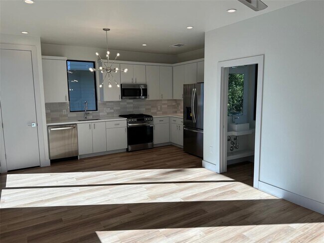 Building Photo - 1133 Walton Ln