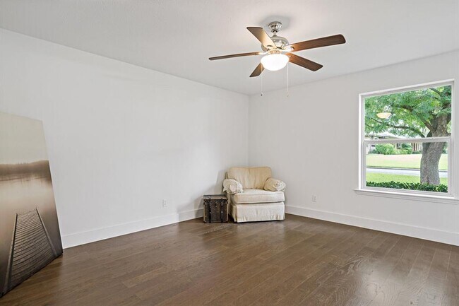 Building Photo - 11005 Carissa Dr