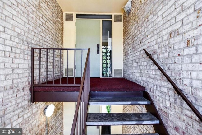 Building Photo - 7174 Donnell Pl