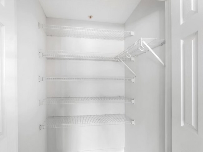 Building Photo - 234 Mill Pond Dr