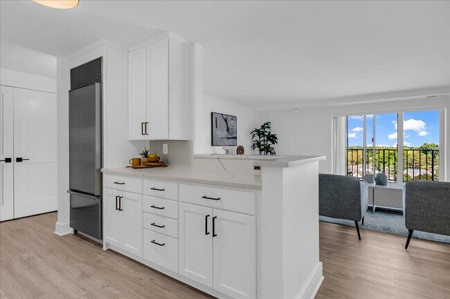 Building Photo - 411 S Old Woodward Ave