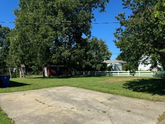 Building Photo - 2501 Atlantic St