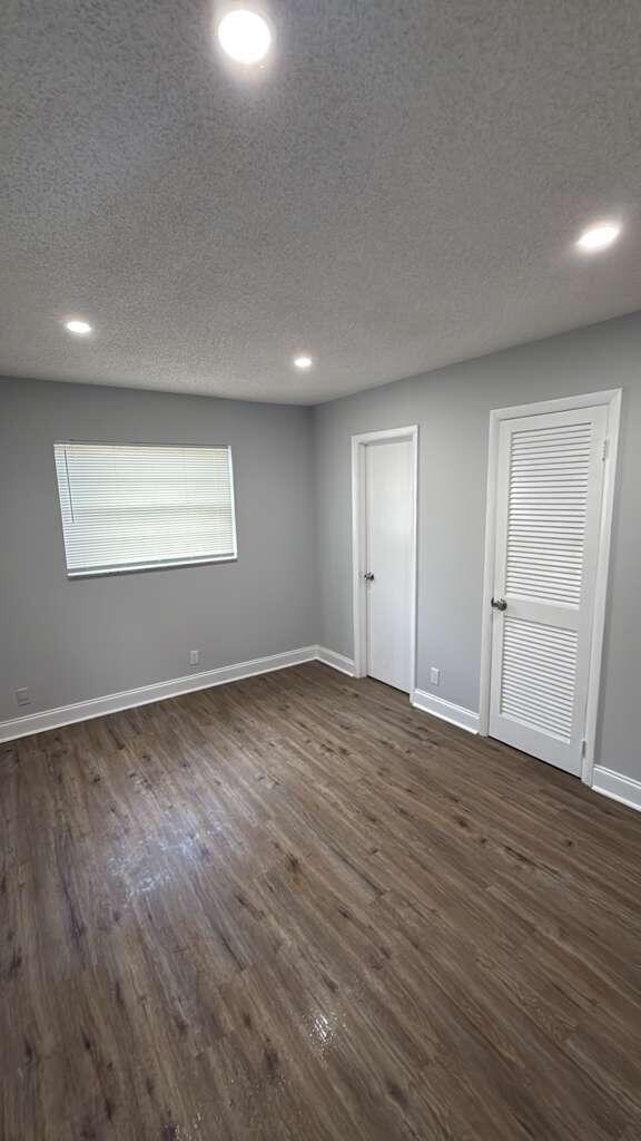 Building Photo - 1025 S L St