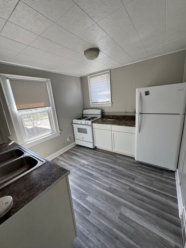 Building Photo - 1401 N Court St