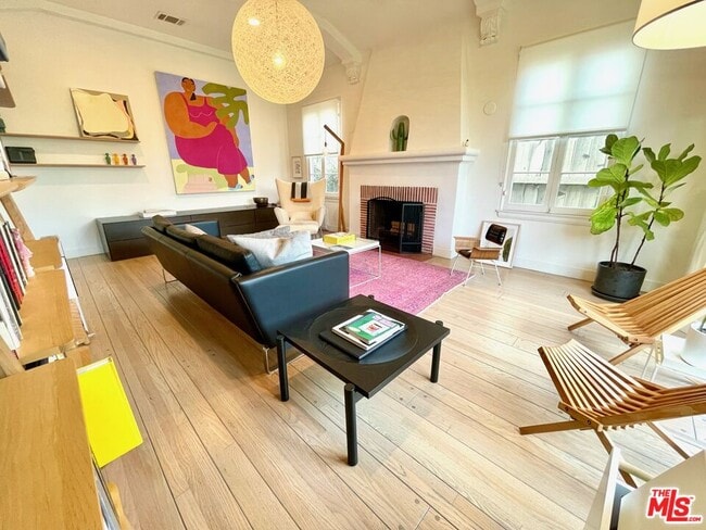 Building Photo - 3159 Hutchison Ave