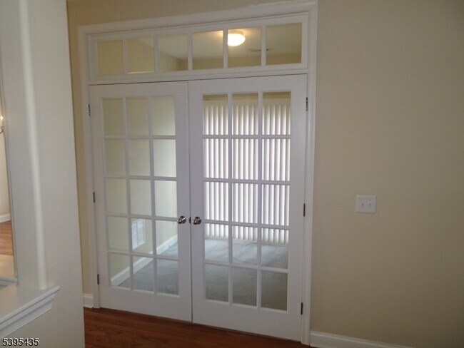 Building Photo - 112 Limerick Ln