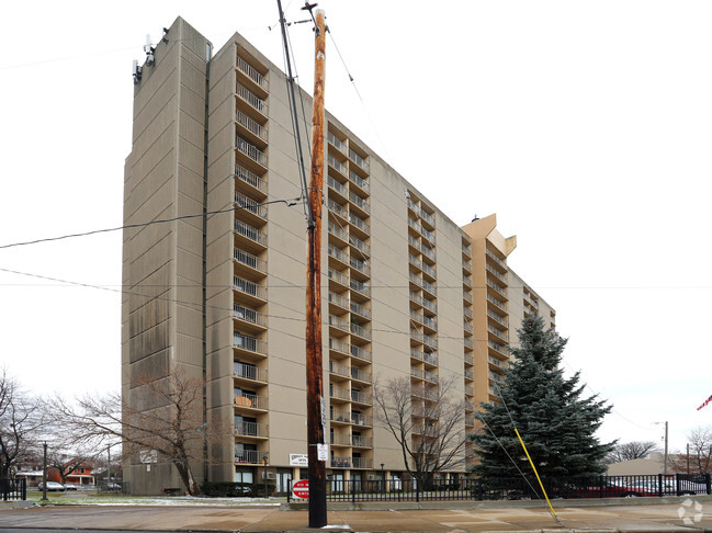 Building Photo - Addison Square