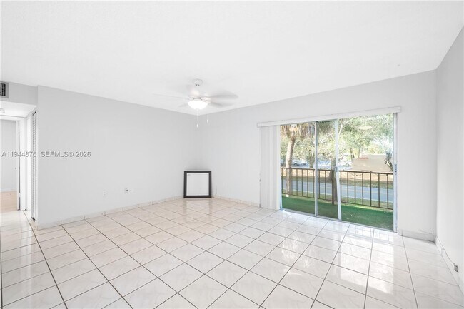 Building Photo - 7100 Fairway Dr