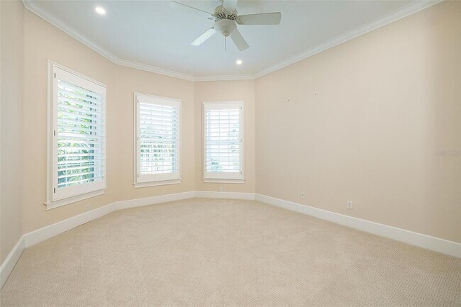 Building Photo - 821 Bay Point Dr