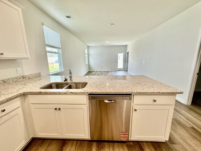 Building Photo - Four Bedroom Single Level Home in the Retreat at East Argent!