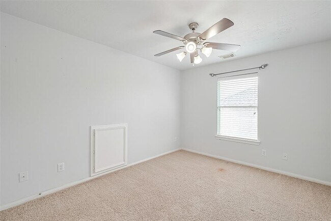 Building Photo - 24730 Blane Dr
