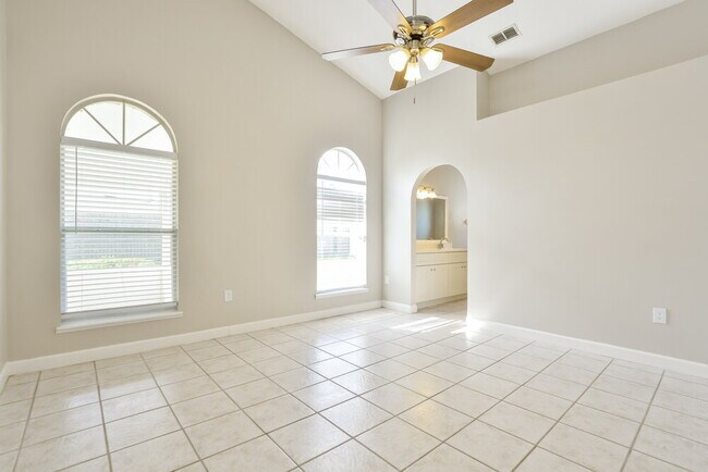 Building Photo - 778 Brightview Dr