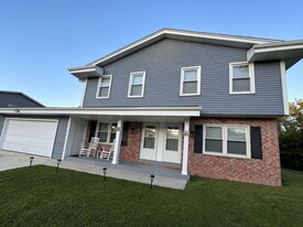 Building Photo - 9045 S Chicago Ct